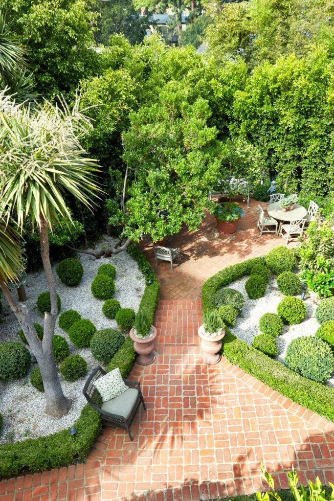 Custom Hardscape Design for Beautiful and Functional Outdoor Spaces